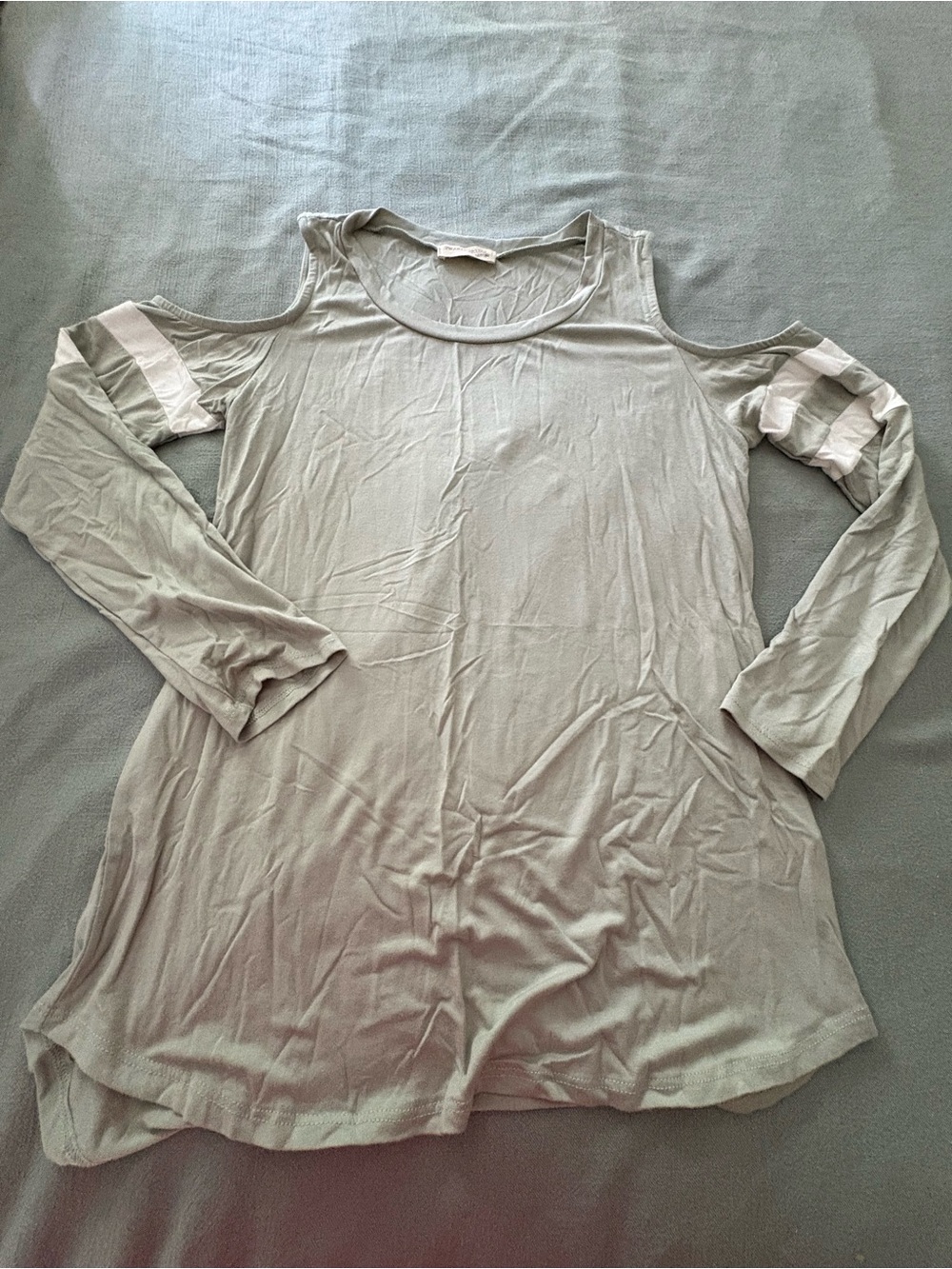 Cold-Shoulder Long Sleeve Top in Light Green